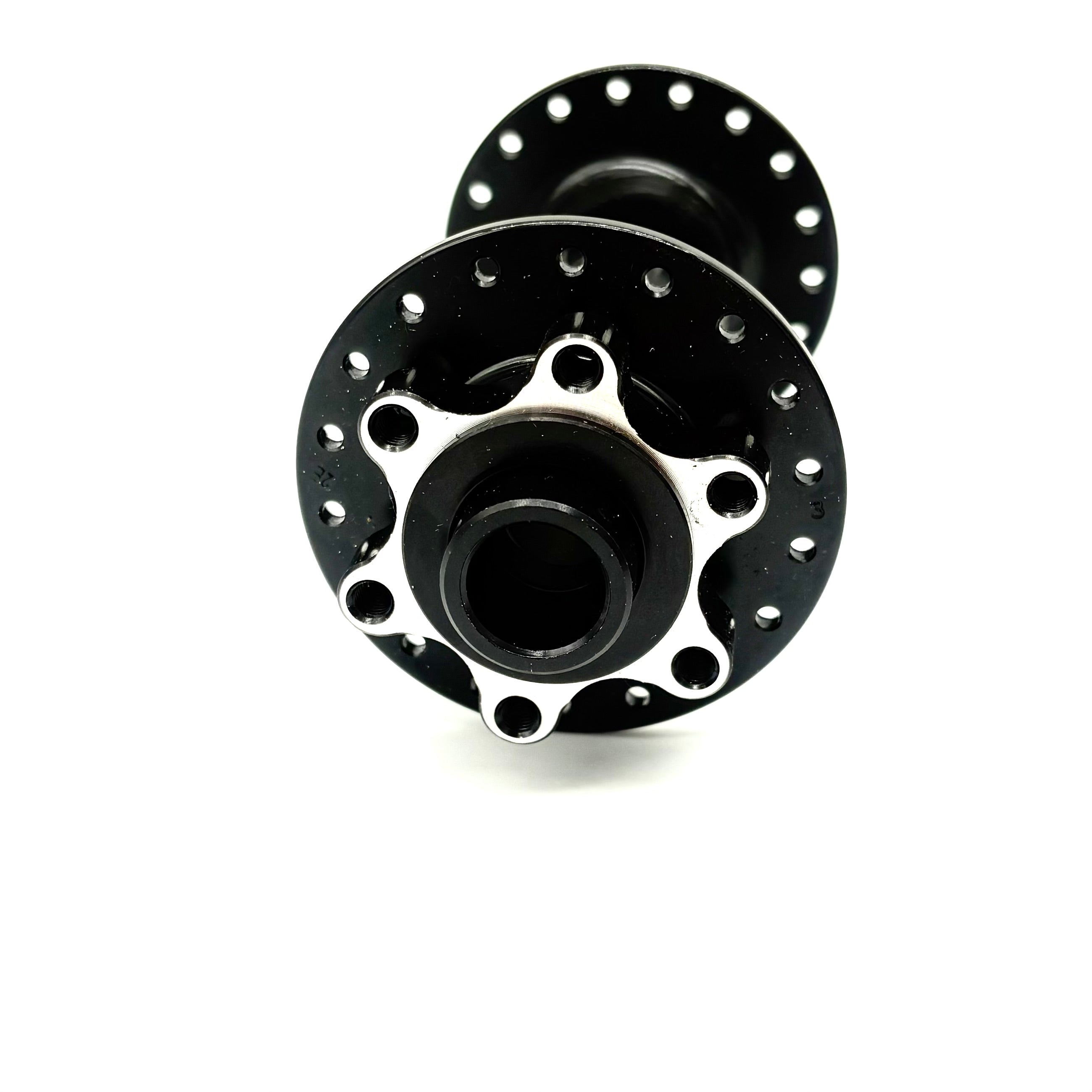 Moyeu avant Quantra axe traversant 150 mm