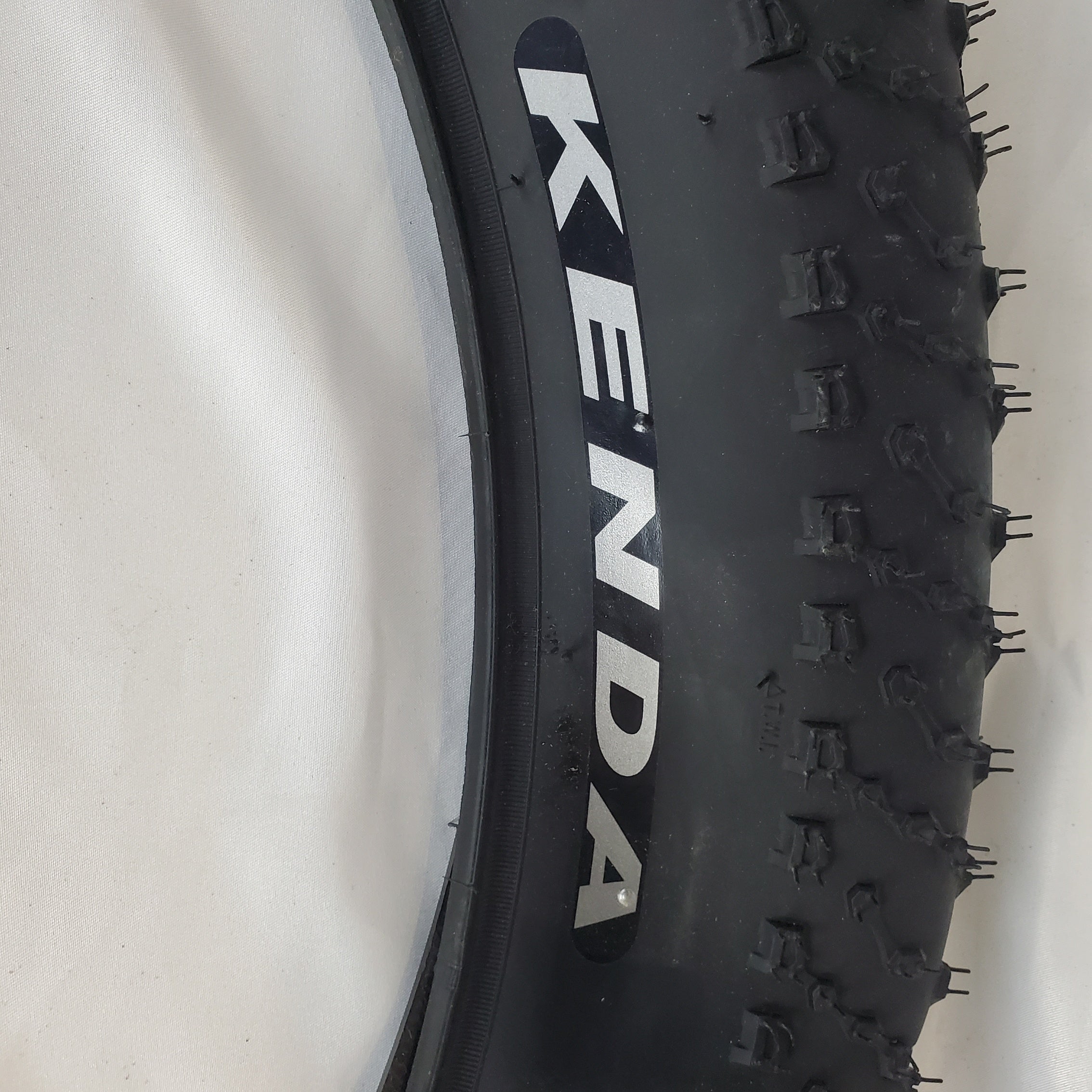 Kenda Juggernaut Tire with K-Shield 26"X4"